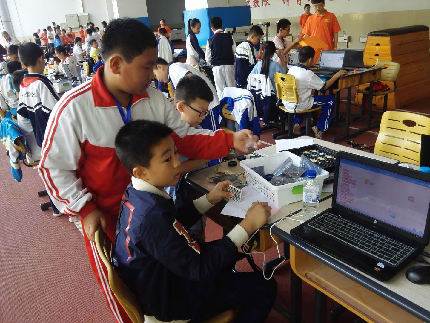 长春首届中小学创客嘉年华 (1).jpg